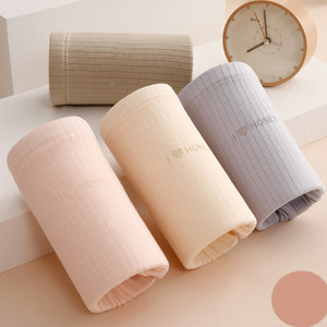 Naiste bikiinid kolme- või neljaosalises komplektis rasedatele