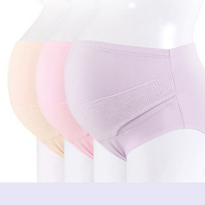 Naiste bikiinid kolme- või neljaosalises komplektis rasedatele