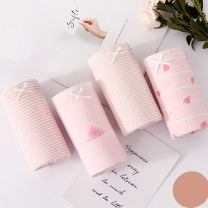 Naiste bikiinid kolme- või neljaosalises komplektis rasedatele