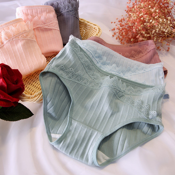 Dviejų bikinių su nėriniais rinkinys nėščiosioms