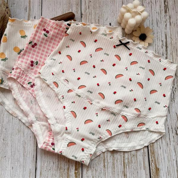 Kolmest paelaga bikiinist koosnev komplekt - rasedatele