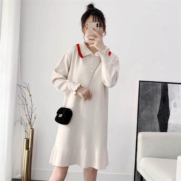 Uue mudeli krae ja nööpidega kleit rasedatele