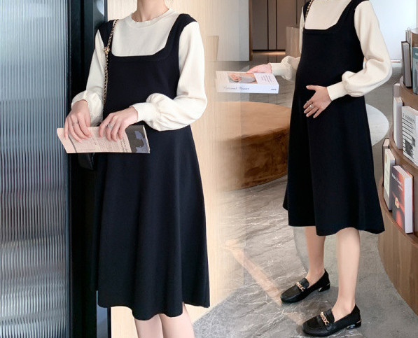 Разкроен модел рокля с обло деколте за бременни жени