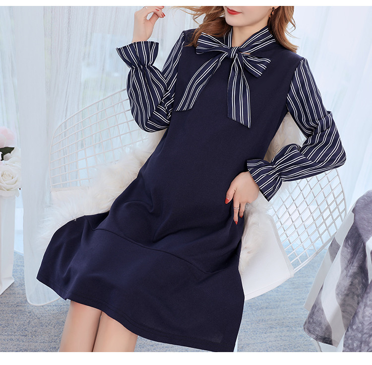 Női szabású ruha szalaggal terhes nőknek