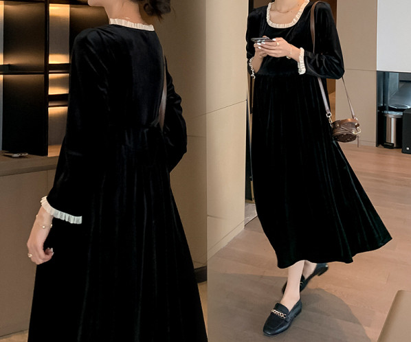 Pikk musta värvi kleit rasedatele