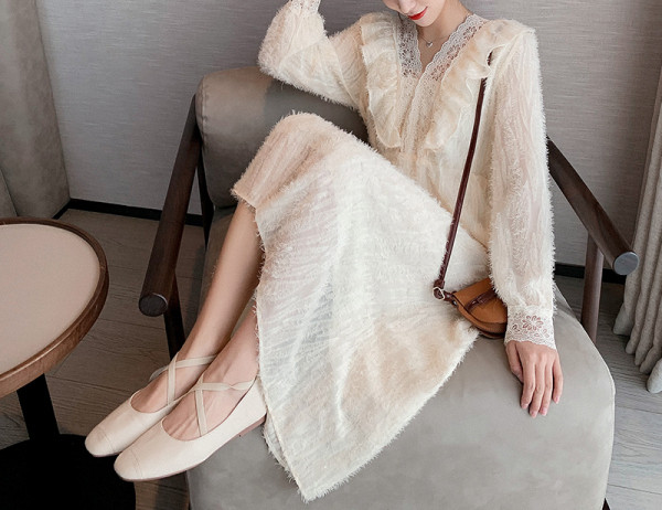 Uus mudel spits-kaelusega kevadkleit rasedatele