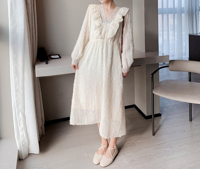 Uus mudel spits-kaelusega kevadkleit rasedatele