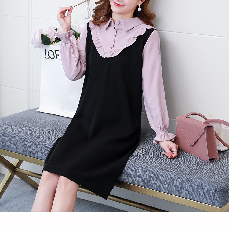 Modern ruha gallérral és fürtökkel terhes nők számára