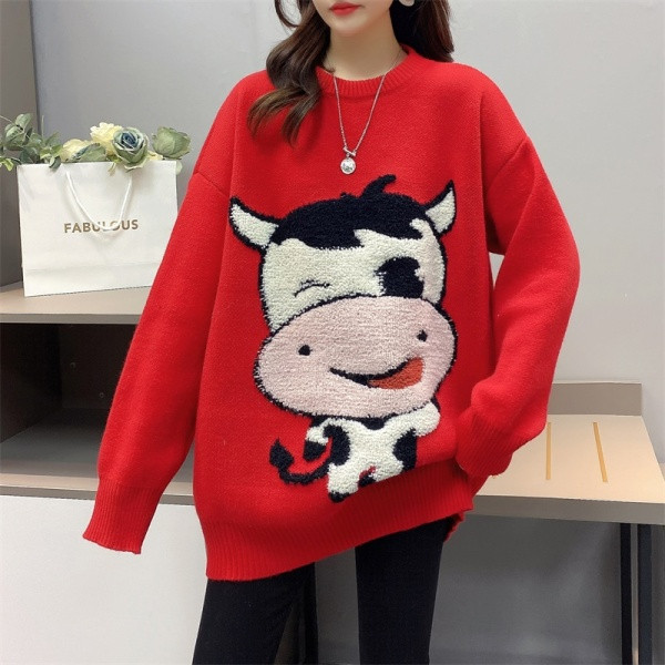 Ежедневен дамски пуловер с овално деколте и апликация