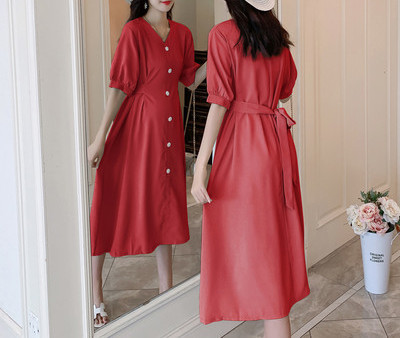 Μοντέρνο φόρεμα με κουμπιά και λαιμόκοψη για εγκύους