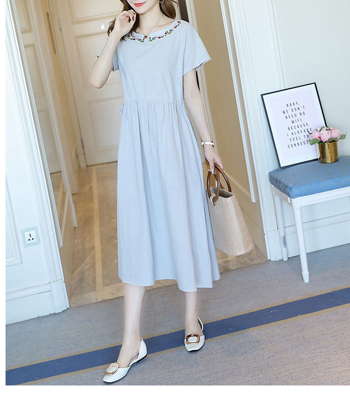 Modern női ruha ovális nyakkivágással és rövid ujjú terhes nők számára