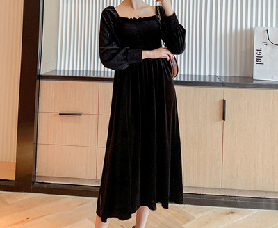 Fekete hosszú ruha terhes nőknek