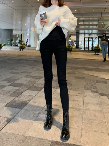 Szürke és fekete női nadrág terhes nők számára