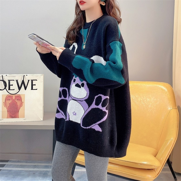 Ovális nyakkivágású pulóver terhes nők számára