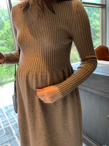 Rochie casual dama tricotata cu guler inalt - pentru gravide