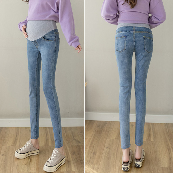 Testhezálló farmermodell széles elasztikus övvel