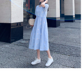 Virágos motívumú alkalmi ruha terhes nőknek