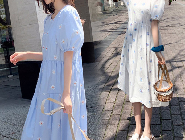 Virágos motívumú alkalmi ruha terhes nőknek