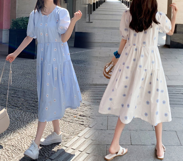 Virágos motívumú alkalmi ruha terhes nőknek