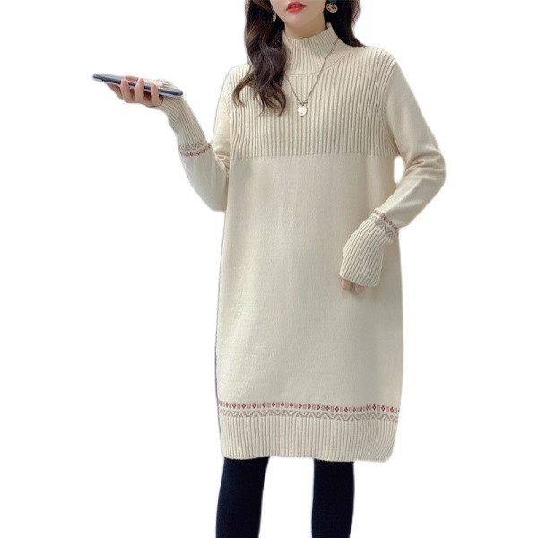 Dugi ženski pleteni džemper s niskom kragnom