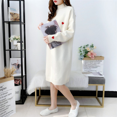 Szívhímzéssel ellátott napi tunika terhes nők számára