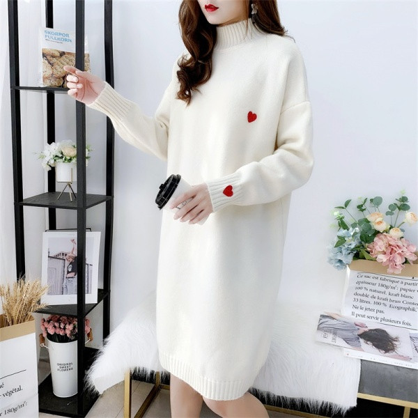 Szívhímzéssel ellátott napi tunika terhes nők számára