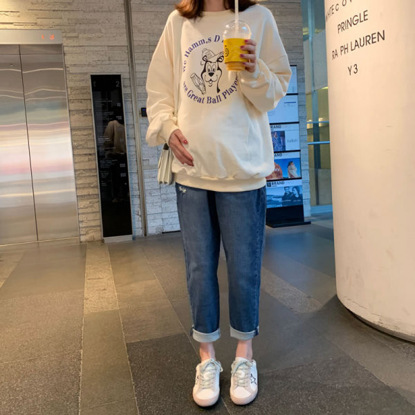 Bluza de dama cu aplicatie si potrivita pentru gravide de culoare bej