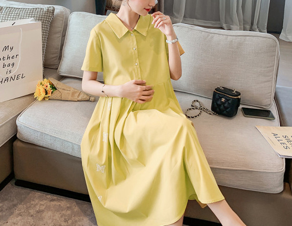 Moderna haljina za trudnice s kragnom i gumbima