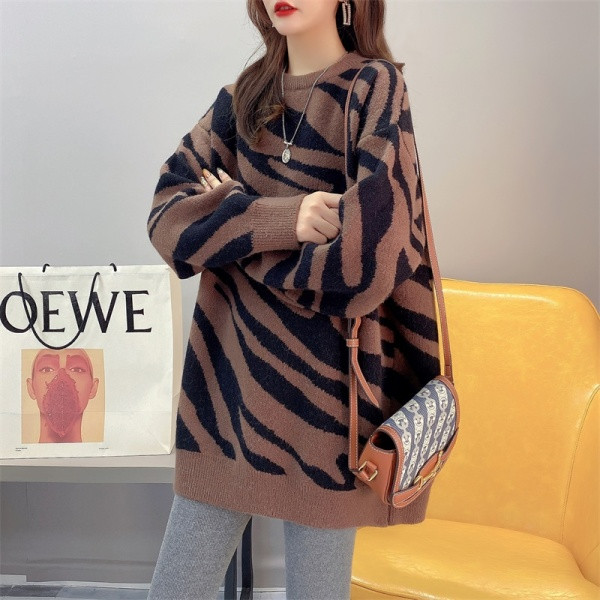 Loomatrükiga kampsun rasedatele naistele