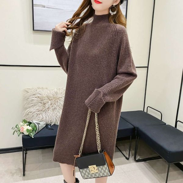 Kõrge kraega talvekleit rasedatele