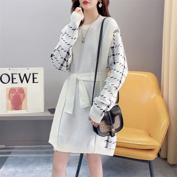 Ümmarguse kaelusega kampsun rasedatele naistele