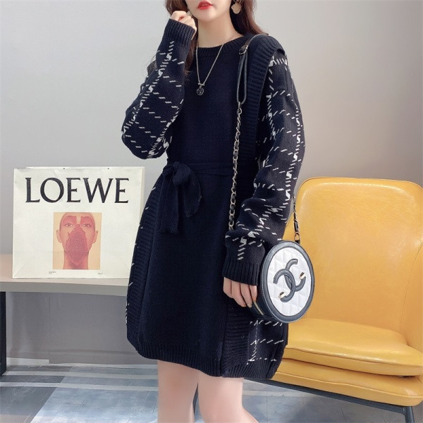 Ümmarguse kaelusega kampsun rasedatele naistele