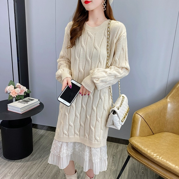 Duga haljina za trudnice s čipkom i ovalnim izrezom