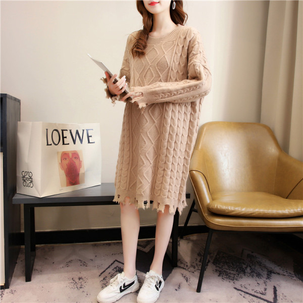 Ovaalse kaelusega pikk villane kleit rasedatele