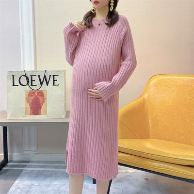 Kötött ruha kerek nyakkivágással télre