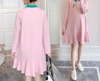 Uue mudeliga kleit rasedatele musta ja roosa kaelusega