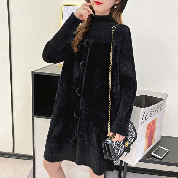 Плетена туника за бременни с пух и висока яка