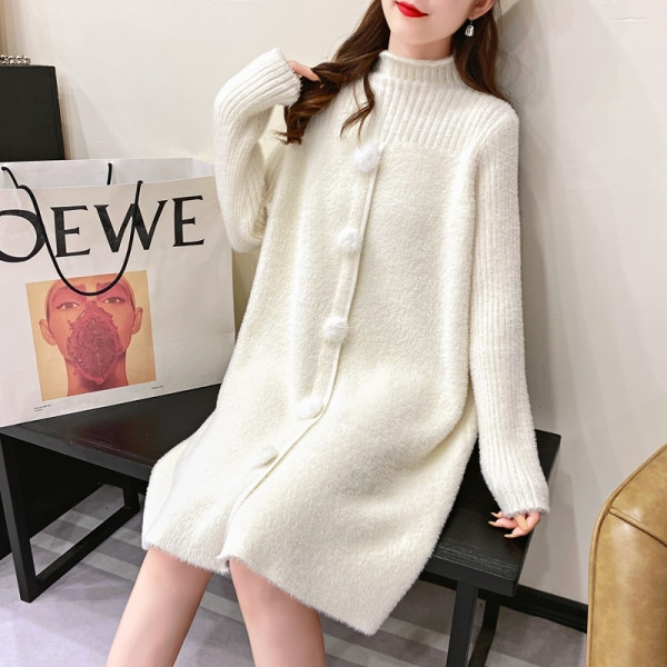 Плетена туника за бременни с пух и висока яка