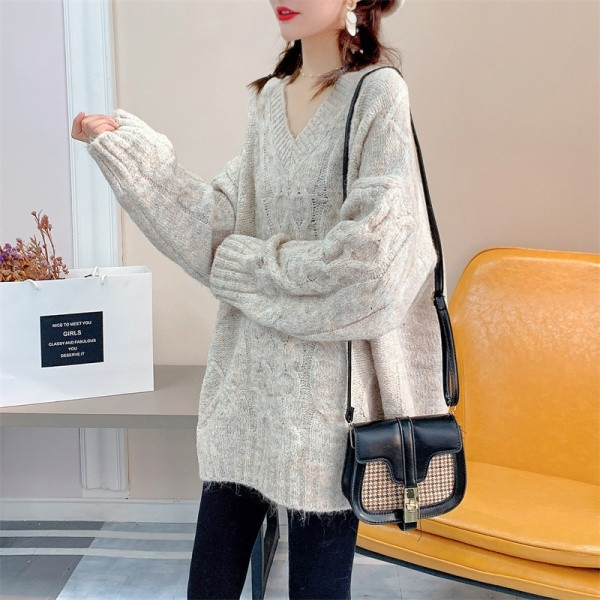 Pulover de puf cu decolteu spitz pentru gravide