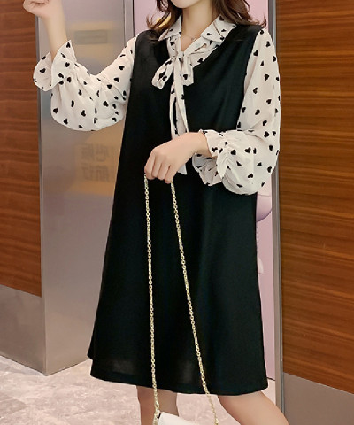 Rochie model nou pentru gravide cu maneci lungi de inimioare