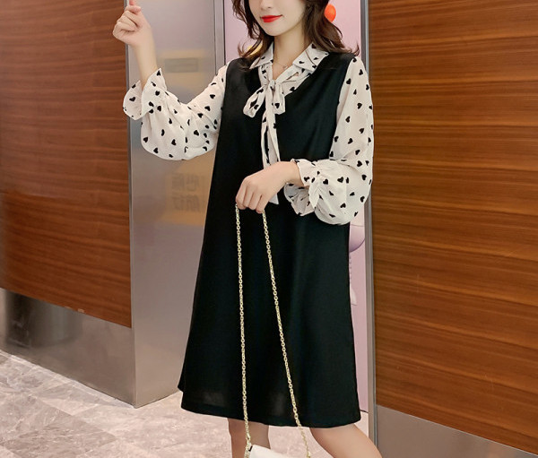 Rochie model nou pentru gravide cu maneci lungi de inimioare