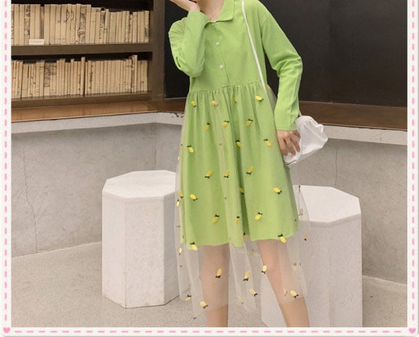 Új ruhamodell terhes nőknek - klasszikus gallérral és hosszú ujjal