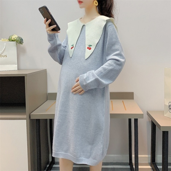 Dugi model haljine za trudnice sa vezom