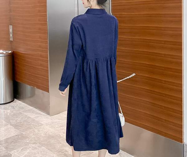 Klassikalise kraega sügis-talvine kleit rasedatele