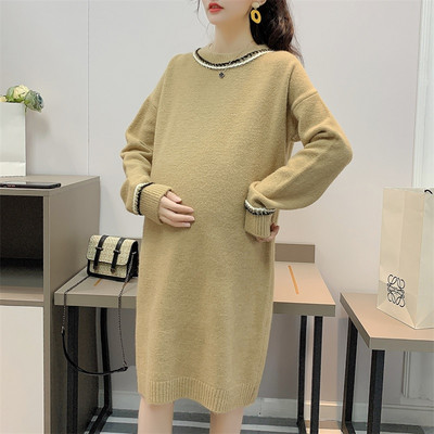 Kötött alkalmi ruha terhes nőknek, ovális nyakkivágással