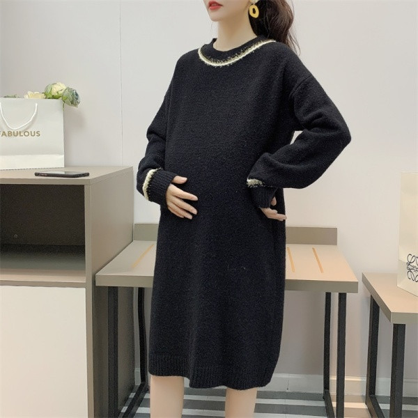 Kötött alkalmi ruha terhes nőknek, ovális nyakkivágással