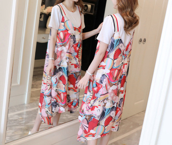 Värviline kleit rasedatele lühikeste varrukatega - lõikega mudel