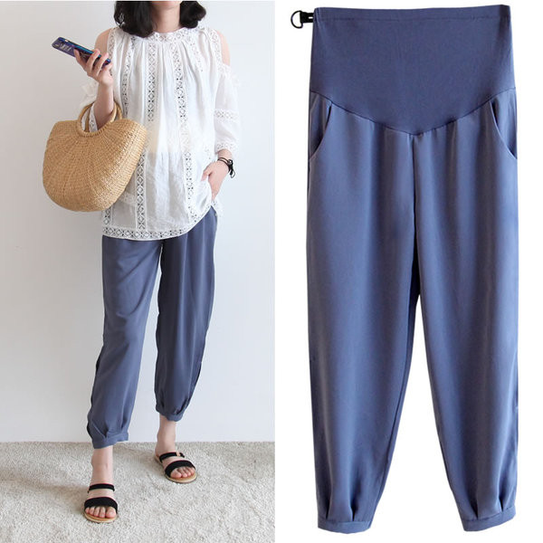 Naiste vabaaja laiad taskutega püksid kolmes värvitoonis