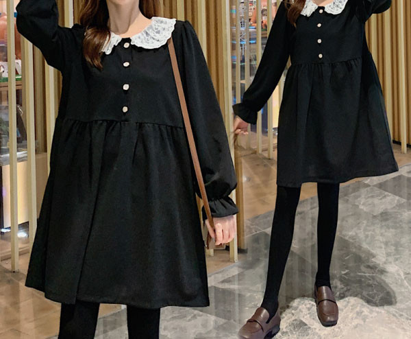 Modern széles modell ruha gombokkal - terhes nők számára