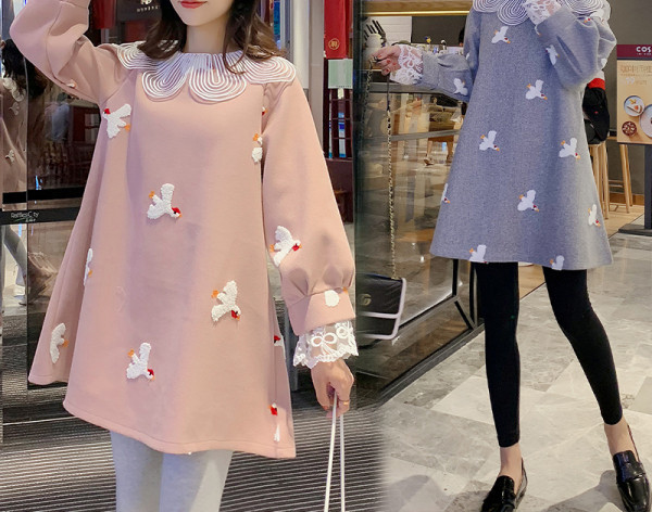 Új modell blúz terhes nőknek csipkével és hímzéssel